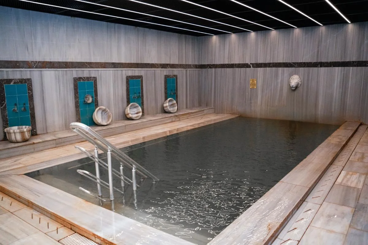 Kapalı Termal Havuz
