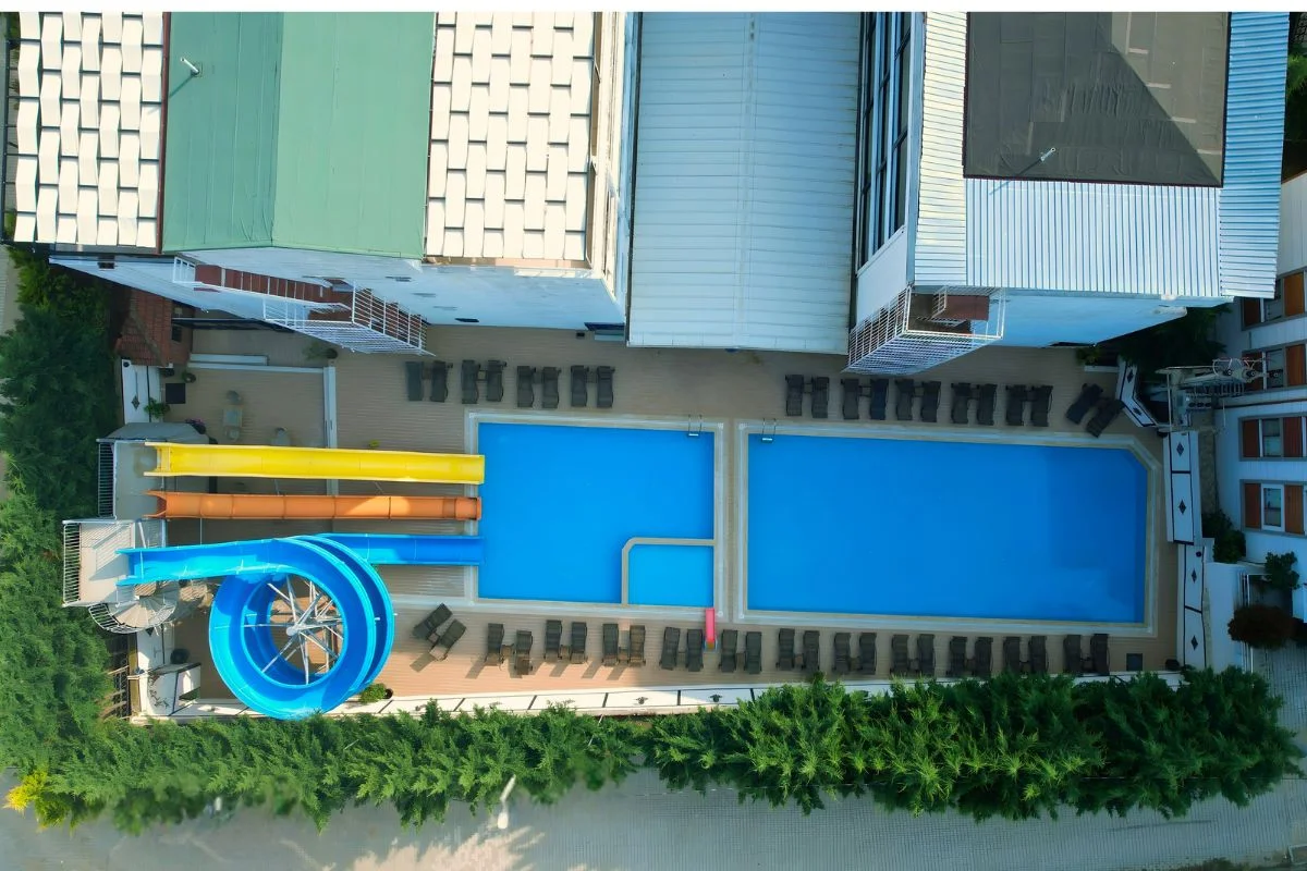 Açık Yüzme Havuzu